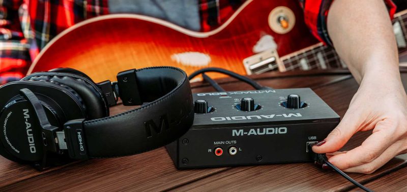 Audio interface thiết bị trung tâm trong mọi phòng thu âm chuyên nghiệp Audio interface thiết bị trung tâm trong mọi phòng thu âm chuyên nghiệp