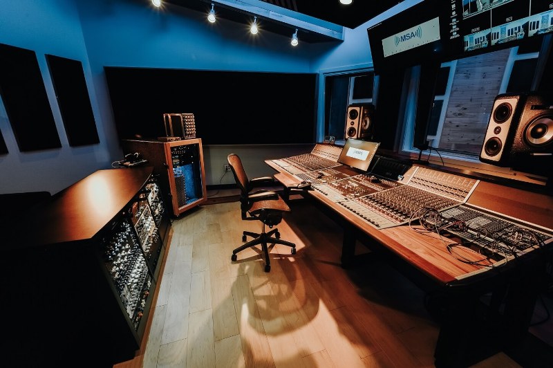 Chuẩn bị không gian thu âm trước khi thu âm là bước đầu tiên để tracking vocal Chuẩn bị không gian thu âm trước khi thu âm là bước đầu tiên để tracking vocal